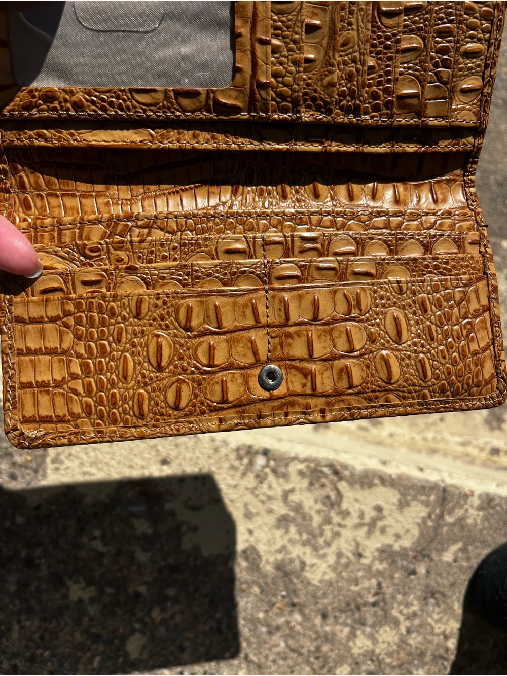 New Brahmin Tan Croc-Trim Leather Wallet - Picture 8 of 16